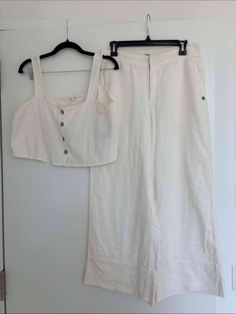 ROXY Cream Button-Front Crop Top & Wide Leg Pants Set (size L)